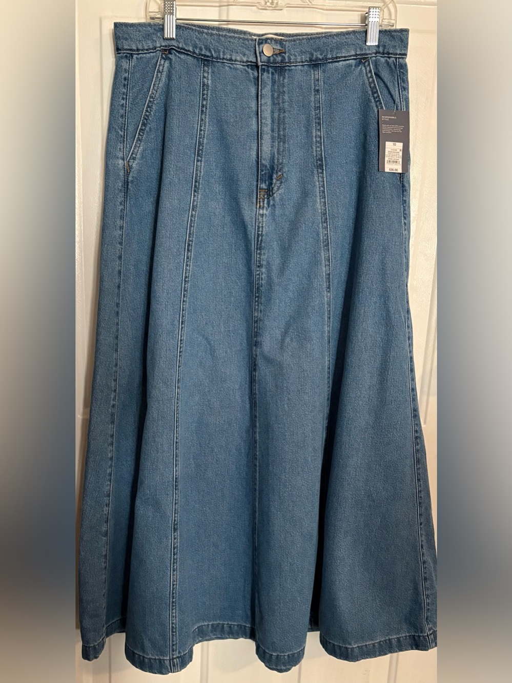 Universal Threads NWT Classic Blue Denim Maxi Skirt - Timeless A-Line Design 10 - Picture 2 of 13